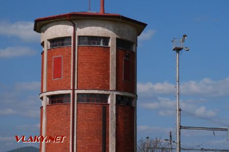 Vodárenská veža v Kozárovciach; 1.5.2017 © Kamil Korecz