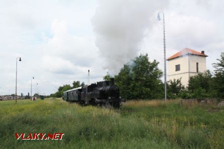 Mimoriadny historický vlak smeruje do depa; 2.7.2011 © Miroslav Sekela
