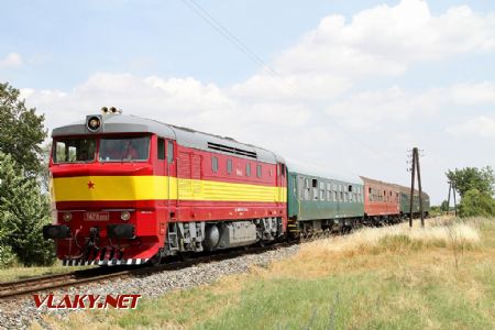 T478.1131, 29.6.2014, Ľudovítová, s mimoriadným vlakom do Zbehov a Radošiny, © Ľudovít LACKO