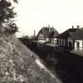 Vlak Slovenských železníc ťahaný rušňami 534.01 a 524.1 prechádza ŽST Stará Kremnička. cca rok 1943 © archív ŽSR - MDC