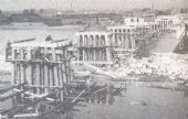 Stavba provizorného mosta po 2. svetovej vojne, 1945, autor neznámy