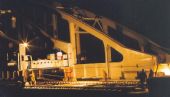 Nočné nasúvanie druhého mosta, 18.11.1999, © Peter Bado