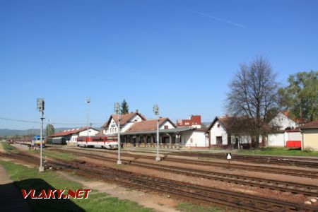 Celkový pohľad na stanicu; 28.4.2012 © Miroslav Sekela