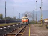 T678.0012 vchádza s historickým vlakom do žst. Rožňava, © Kamil Kočiško