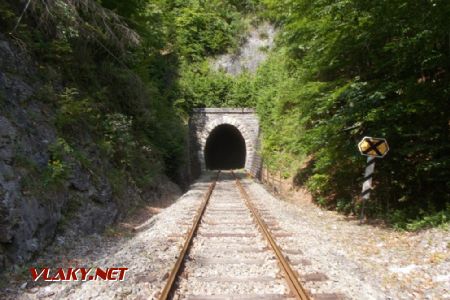 Tisovecký tunel, Portál zo smeru Tisovec-Bánov (Brezno); 18.05.2018 © Michal Čellár
