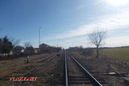 Ivanka pri Nitre, Začiatok koľajiska stanice zo smeru Nitra (Lužianky); 13.02.2020 © Michal Čellár