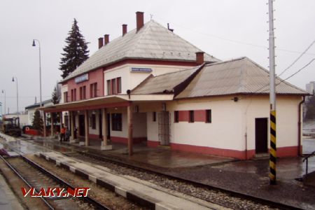 Výpravná budova stanice; 6.1.2005 © Miroslav Sekela