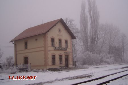 Výpravná budova stanice; 14.1.2006 © Miroslav Sekela