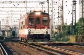 Léto 2001 - širá trať: 842.015-0 jede jako osobní vlak z Břeclavi do Kútů © Milan Vojtek