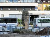 23.06.2008 - Hradec Králové: rekonstrukce Riegrova náměstí - jedině pomník obětem komunismu zůstává