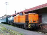 30.08.2003 - Trutnov: dieselhydraulická lokomotiva 716.517-8 čeká na své úkoly © PhDr. Zbyněk Zlinský