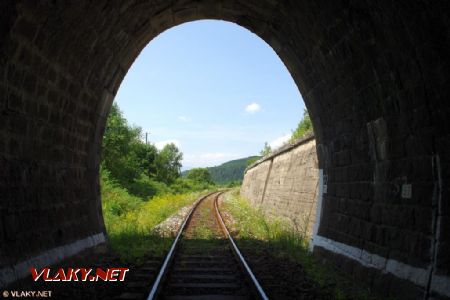 Pohľad z tunela na trať do Popradu, 31.7. 2009, © Michal Cagáň