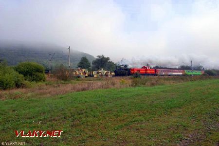 Súbežná jazda pancierového vlaku a vlaku KHT zvolen. 13. 9. 2009 © Ivan Wlachovský