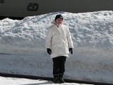 27.02.2010 - Železná Ruda-Alžbětín: Helena ukazuje, že je menší než sněhová nadílka © PhDr. Zbyněk Zlinský