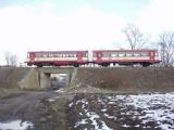 5.3.2004 - Souprava os. vlaku na betonovém mostu v km 86,2  © Marek Topič