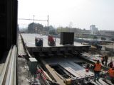 07.04.2012 - Přerov: stavba nového mostu přes Bečvu před vjezdem do stanice (foto z Os 3739) © Karel Furiš