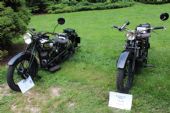 31.08.2013 - Hradec Králové, Smetanovo nábř.: motocykly AJS 1000 z roku 1931 a Ardie 750 z roku 1928 © PhDr. Zbyněk Zlinský