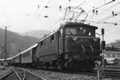 Odjezd zvláštního vlaku z Mürzzuschlagu do Vídně s lokomotivou 1670.25 dne 28. 4. 1991 © Pavel Stejskal
