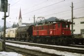 Stroj 1245.001 na posunu v Kufsteinu dne 5. 3. 1993 © Pavel Stejskal