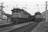 Stroje 1245.531 a 007 ve stanici Steinach-Irding dne 5. 3. 1992 © Pavel Stejskal