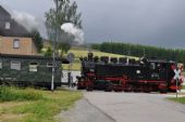 Lokomotiva 99.1773 na přejezdu u Hammerunterwiesenthalu (22.6.2014) © Pavel Stejskal