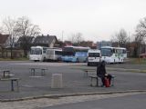 Zgorzelec: odstavená vozidla na improvizovaném autobusovém terminálu před železniční zastávkou Miasto	5.12.2013	 © Jan Přikryl