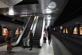 15.06.2014 - Barcelona Pl. Catalunya: nástupiště Rodalies s pohyblivými schody do odbavovací haly © PhDr. Zbyněk Zlinský