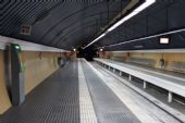15.06.2014 - Barcelona, Av. Tibidabo (FGC): nástupiště a odjíždějící vlak směr Pl. Catalunya © PhDr. Zbyněk Zlinský