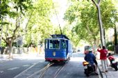 15.06.2014 - Barcelona: Avinguda del Tibidabo, vůz č. 7 opouští konečnou „Tramvia Blau“ Plaça Kennedy bez cestujících © PhDr. Zbyněk Zlinský