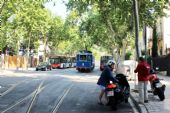 15.06.2014 - Barcelona: Avinguda del Tibidabo, vůz č. 7 odjíždí z konečné „Tramvia Blau“ Plaça Kennedy na zkušební jízdu © PhDr. Zbyněk Zlinský