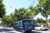 15.06.2014 - Barcelona: vůz č. 7 „Tramvia Blau“ sjíždí po Avinguda del Tibidabo © PhDr. Zbyněk Zlinský