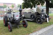 30.08.2014 - Hradec Králové, Smetanovo nábř.: traktor Lanz Bulldog a Praga Alfa z roku 1928 © PhDr. Zbyněk Zlinský