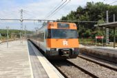 17.06.2014 - Maçanet-Massanes: dvojice 447-068 + 447-154 odjíždí jako vlak L'Hospitalet de Llobregat - Figueres © PhDr. Zbyněk Zlinský