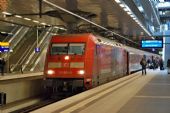 24.9.2014 - Berlin Hbf (tief): lokomotiva 101.080-0 DB po příjezdu s vlakem IC 2070 z Drážďan © Josef Vendolský