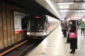 05.11.2014 - Praha: souprava metra trasy C směr Háje vjíždí do stanice Vltavská © PhDr. Zbyněk Zlinský