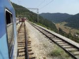 Rok 2011, križovanie vlakov počas cestovania v Srbsku © Janek
