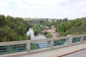 18.05.2016 - Bechyně: pohled z Duhového mostu po toku Lužnice (foto z Os 11120) © PhDr. Zbyněk Zlinský