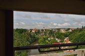 4.6.2016 - Bechyně: město z okna vlaku © Jiří Řechka
