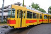 Basel: klasická tramvaj řady Be 4/6 262 BLT z roku 1981 stojí v ostrém oblouku smyčky Aesch BL Dorf na lince 11, 24.6.2014 © Lukáš Uhlíř