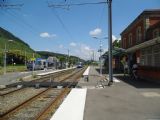 Křižování vlakotramvaje Siemens Avanto do Mulhouse a regionálního vlaku TER řady X73 500 SNCF do Kruthu ve stanici Thann, 24.6.2014 © Jan Přikryl