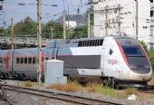 Mulhouse: vysokorychlostní jednotka TGV POS číslo 4407 TGV Lyria z roku 2007 opouští nádraží ve směru do Baselu, 24.6.2014 © Lukáš Uhlíř