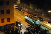 Basel: večerní nálada na ulici Riehenring s projíždějící tramvají z balkónu hotelu Alexander, 24.6.2014 © Lukáš Uhlíř
