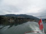 Pohled z paluby lodi Lugano společnosti SNL na ústí řeky Tresa a obě sídla jménem Ponte Tresa- vlevo Itálie, vpravo Švýcarsko, 28.6.2014 © Jan Přikryl