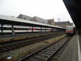 Kolejiště Lindau Hbf - vlevo souprava švýcarských vozů na vlaku EC z Curychu do Mnichova, vpravo motorová jednotka řady 628 DB z 80. let jako vlak RB do Friedrichshafenu © Jan Přikryl