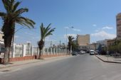 09.06.2016 - Sousse: plot stanice Bab Jedid podél Avenue Mohamed V © PhDr. Zbyněk Zlinský