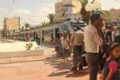 09.06.2016 - station Sousse Bab Jedid: EMU 04 jako vlak 528 z Mahdie a jeho cestující (foto z odbavovací haly) © PhDr. Zbyněk Zlinský