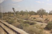 09.06.2016 - úsek Sousse Sud - Sousse Zone Industrielle: vpravo trať směřující od Sousse k trianglu GL u M'saken (foto z vlaku) © PhDr. Zbyněk Zlinský