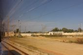 09.06.2016 - La Faculté: v pozadí část stanice na trati Monastir - Mahdia (foto z vlaku) © PhDr. Zbyněk Zlinský