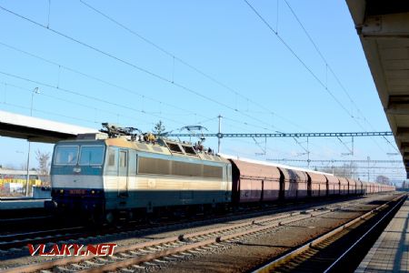 26.03.2017 - Piešťany: 363 100-9 s nákladným vlakom © Ondrej Krajňák