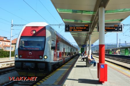 02.04.2017 - Trenčín: 971 006-2/671 006-5 ako vlak Os 3318 © Ondrej Krajňák